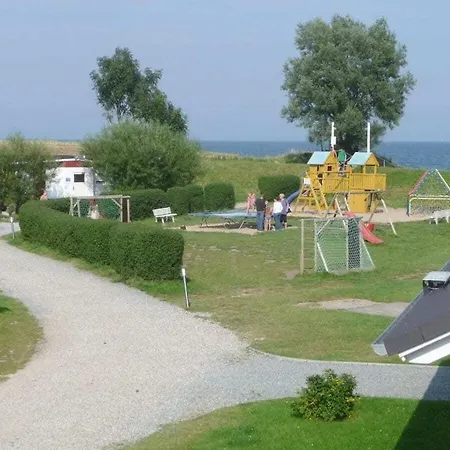 In With Swimming Pool Süssau